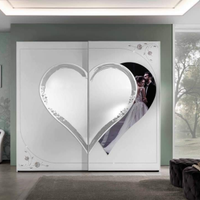 Camera da letto bianco cuore