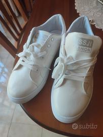 scarpe sportive bianche 