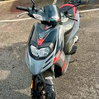 Aprilia SR 50 MOTARD