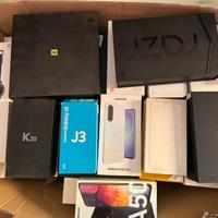 Scatole telefoni vuote