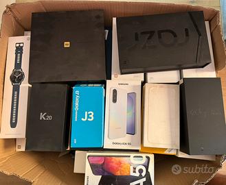 Scatole telefoni vuote