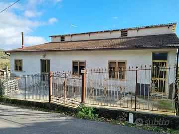 Casa indipendente con terreno zona centrale