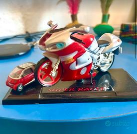 Set Maisto Super Racer Suzuki GSX-R 750 + Smart
