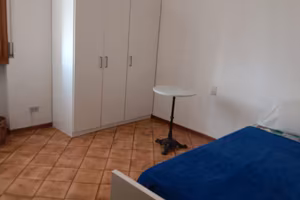 Camera per solo donne a Campi b.zio