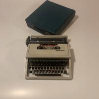 Macchina da scrivere Olivetti Dora