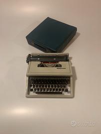 Macchina da scrivere Olivetti Dora