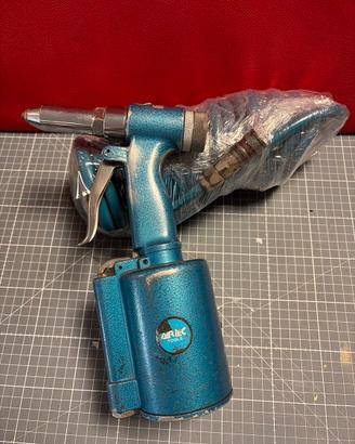 Rivettatrice pneumatica AIRTEC 413