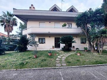 Villa di 560 m² con più di 5 locali a Montesilvano