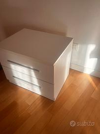 2 comodini e una cassettiera