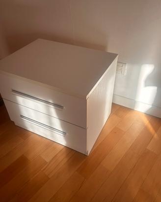 2 comodini e una cassettiera