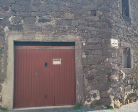 Garage con area adiacente edificabile