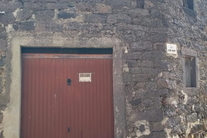 Garage con area adiacente edificabile