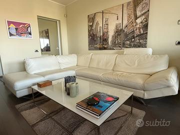 Divano angolare in pelle bianca Natuzzi