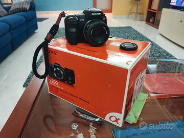 Fotocamera Sony A200 + obiett. 50mm f. 1,7 Minolta