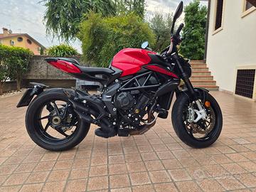 MV AGUSTA BRUTALE 800