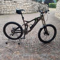 Bicicletta specialized mtb enduro