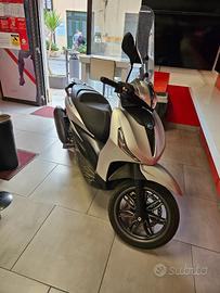 Piaggio Beverly 300 anno 2022  km 4720