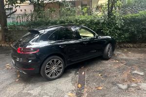 PORSCHE Macan - 2016
