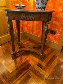 Tavolino stile impero con bronzi
