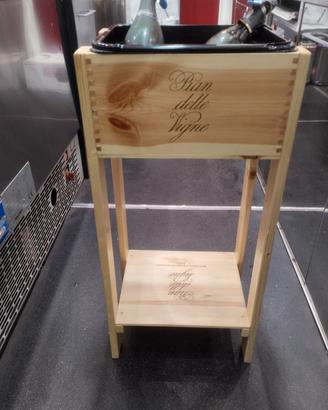 mobiletto porta ghiaccio in legno pian delle vigne