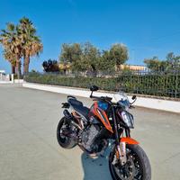 Ktm duke 790