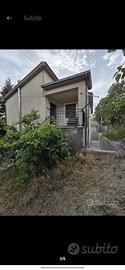 Porzione bifamiliare con terreno - Caposele)