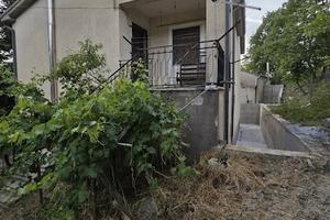 Porzione bifamiliare con terreno - Caposele)