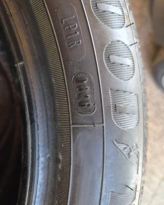 Gomme auto