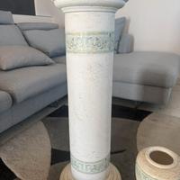 Colonna e vasi in gesso
