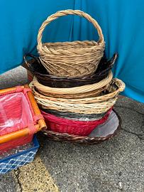 Lotto ceste in vimini e contenitori – varie misure