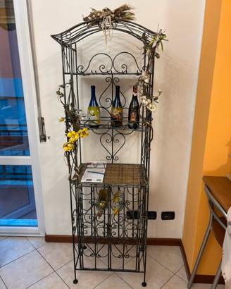 Cantina per vini in ferro battuto
