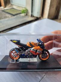 Honda rc211v Valentino rossi 2002