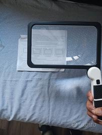 Lente ingrandimento per lettura con luce integrata