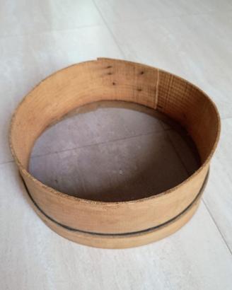 Vecchio setaccio per farine.Utensile tradizionale