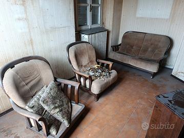 divano poltrone vetrinetta 