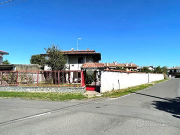 VILLA SINGOLA A BUSTO GAROLFO