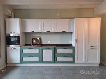 cucina lineare completa di elettrodomestici 