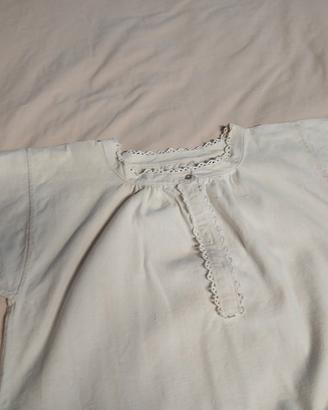 Antica camicia da notte Lino Con Ricamo. Larghezza