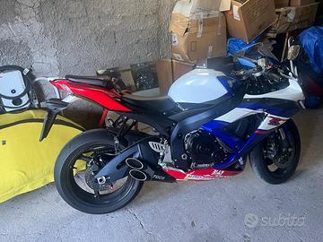 Suzuki GSX R 750