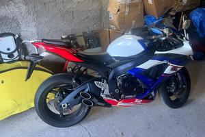 Suzuki GSX R 750