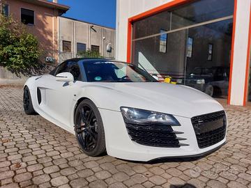 Audi r8 v10 manuale