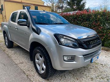 Isuzu dmax crew cab solar
