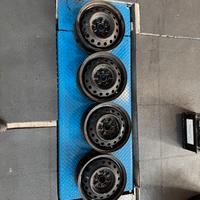 4 cerchi ferro 16” 5 fori per gomme invernali