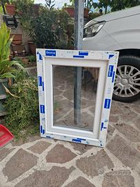 Finestra in PVC Deceuninck