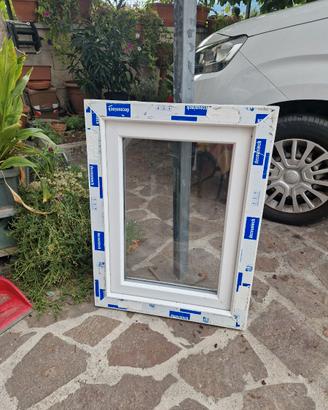 Finestra in PVC Deceuninck