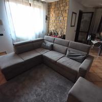 Divano angolare con penisola e letto