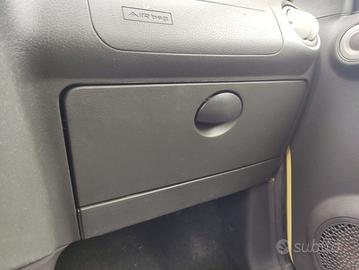 Cassetto portaoggetti FIAT PANDA del 2007