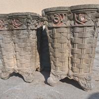 vaso casi in coppia in cemento stile liberty