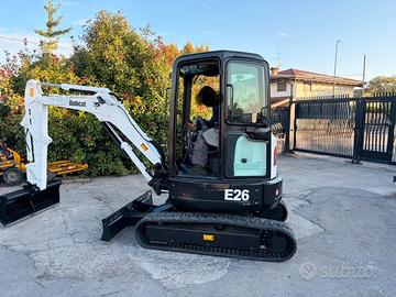 E264 - ESCAVATORE 27Q BOBCAT E26