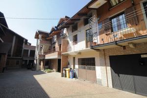 CASA DI CORTE A BRANDIZZO